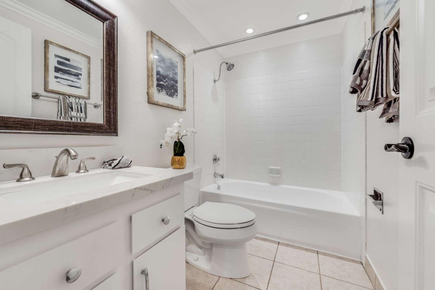 Detail Gallery Image 17 of 36 For 829 Montgomery St, Mountain View,  CA 94041 - 2 Beds | 2/1 Baths