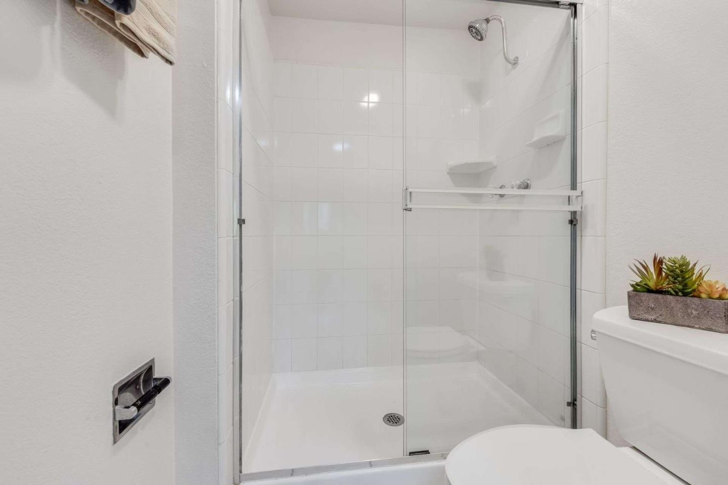 Detail Gallery Image 25 of 36 For 829 Montgomery St, Mountain View,  CA 94041 - 2 Beds | 2/1 Baths