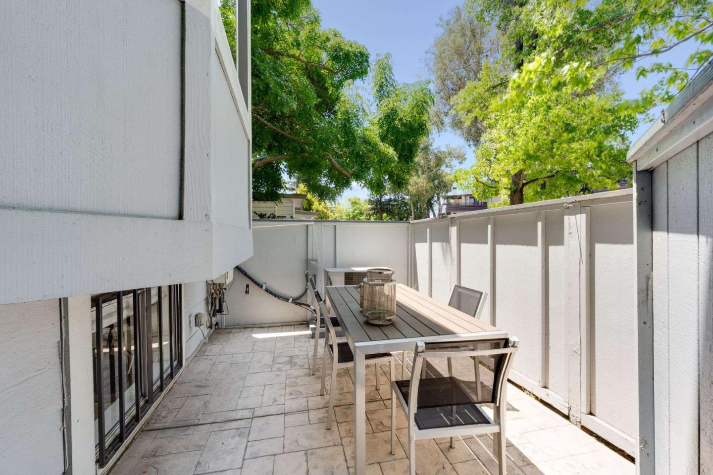Detail Gallery Image 27 of 36 For 829 Montgomery St, Mountain View,  CA 94041 - 2 Beds | 2/1 Baths