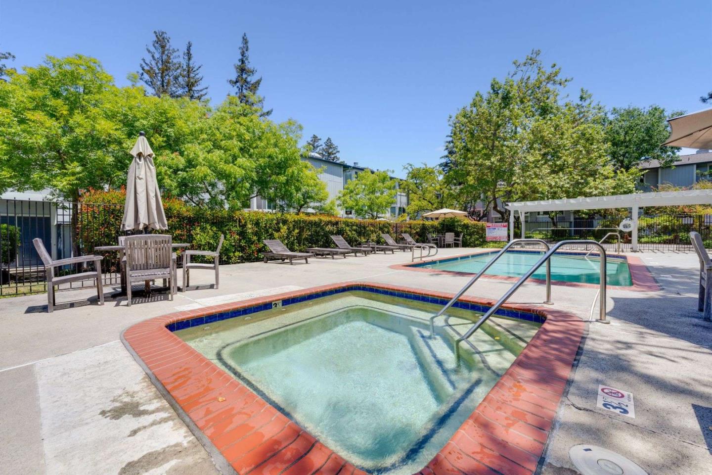 Detail Gallery Image 30 of 36 For 829 Montgomery St, Mountain View,  CA 94041 - 2 Beds | 2/1 Baths