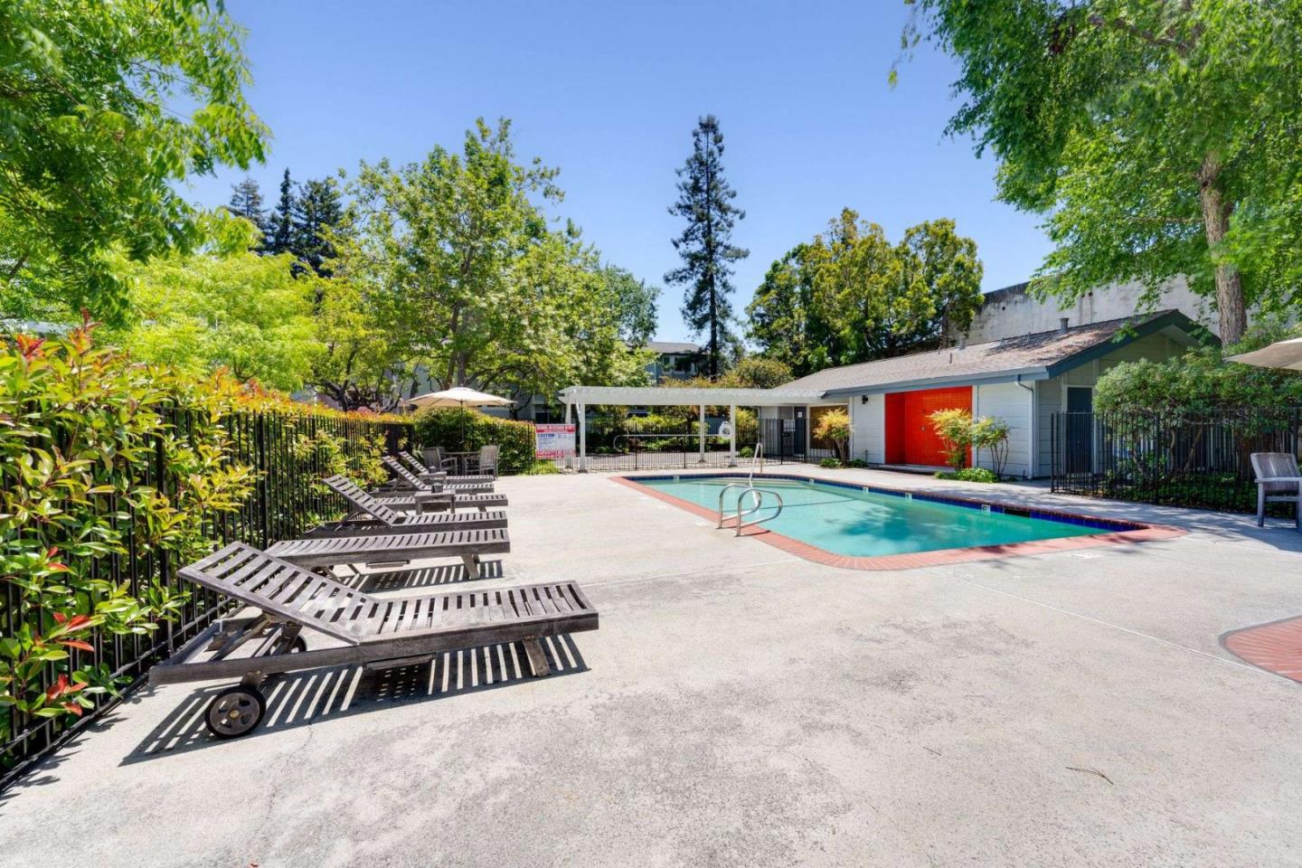 Detail Gallery Image 33 of 36 For 829 Montgomery St, Mountain View,  CA 94041 - 2 Beds | 2/1 Baths