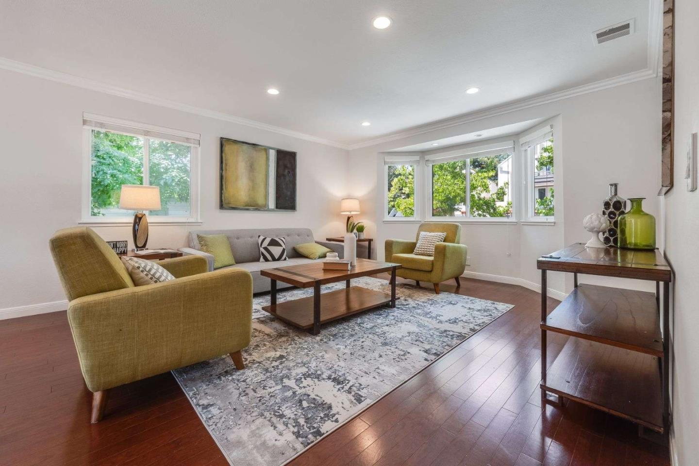 Detail Gallery Image 4 of 36 For 829 Montgomery St, Mountain View,  CA 94041 - 2 Beds | 2/1 Baths