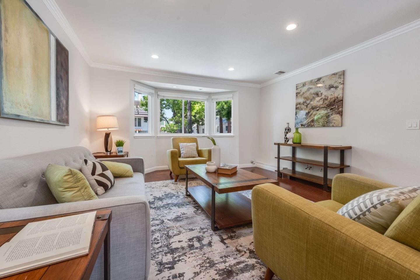Detail Gallery Image 5 of 36 For 829 Montgomery St, Mountain View,  CA 94041 - 2 Beds | 2/1 Baths