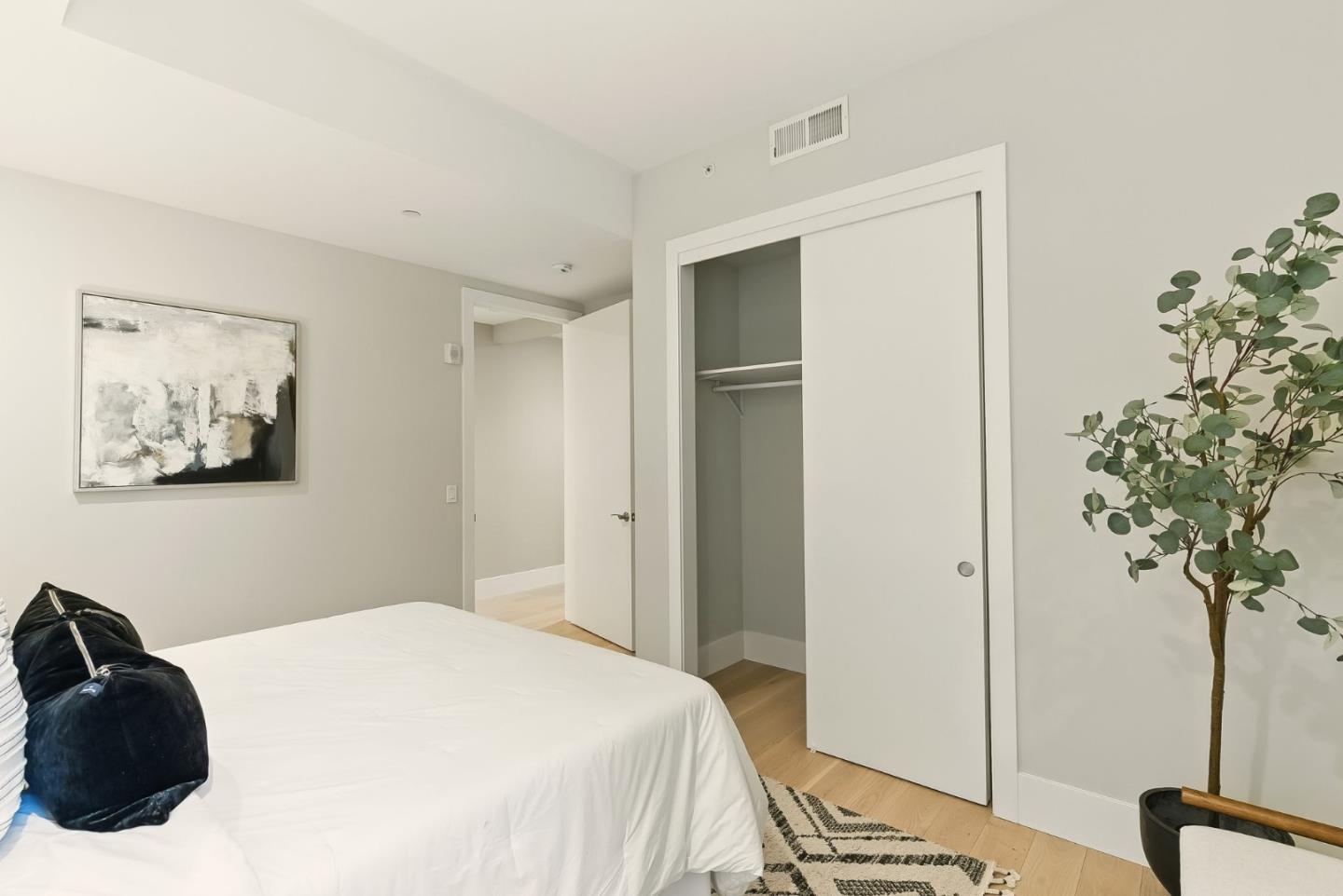 Detail Gallery Image 10 of 32 For 600 El Camino Real #312,  Belmont,  CA 94002 - 3 Beds | 2 Baths