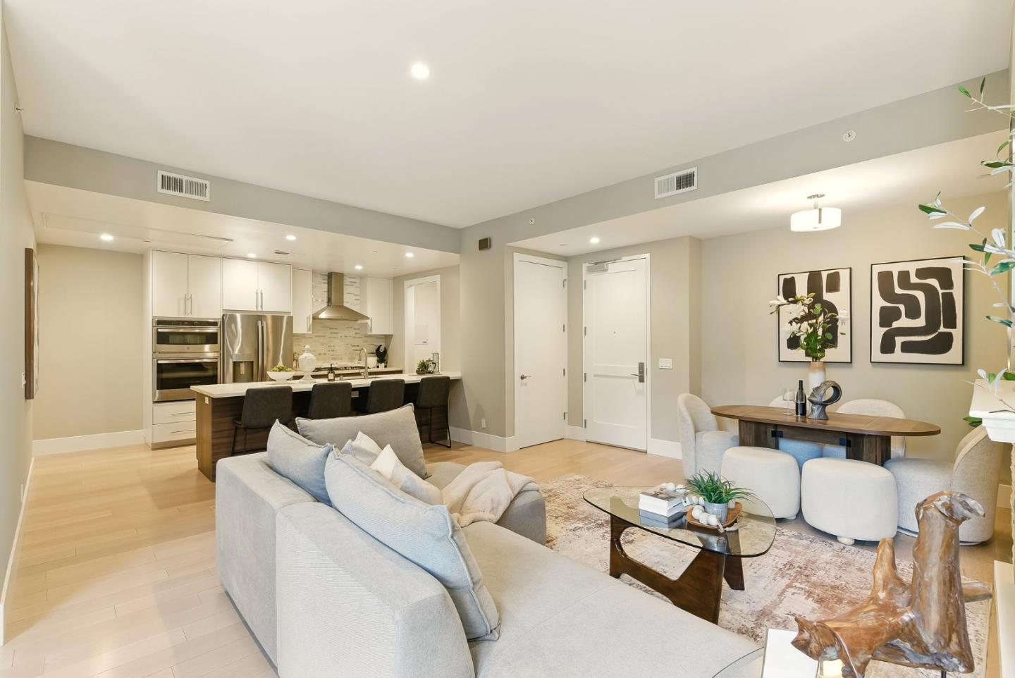 Detail Gallery Image 2 of 32 For 600 El Camino Real #312,  Belmont,  CA 94002 - 3 Beds | 2 Baths