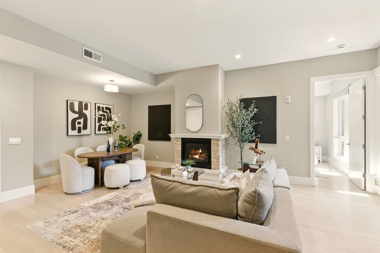 Detail Gallery Image 3 of 32 For 600 El Camino Real #312,  Belmont,  CA 94002 - 3 Beds | 2 Baths