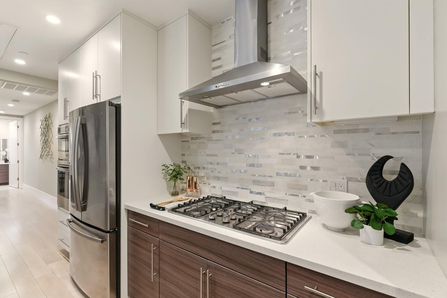 Detail Gallery Image 6 of 32 For 600 El Camino Real #312,  Belmont,  CA 94002 - 3 Beds | 2 Baths