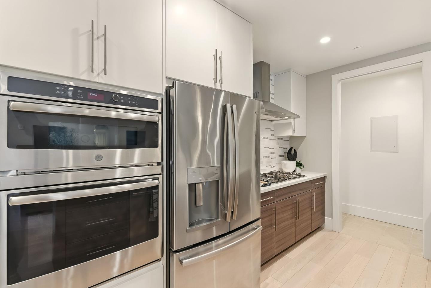 Detail Gallery Image 7 of 32 For 600 El Camino Real #312,  Belmont,  CA 94002 - 3 Beds | 2 Baths