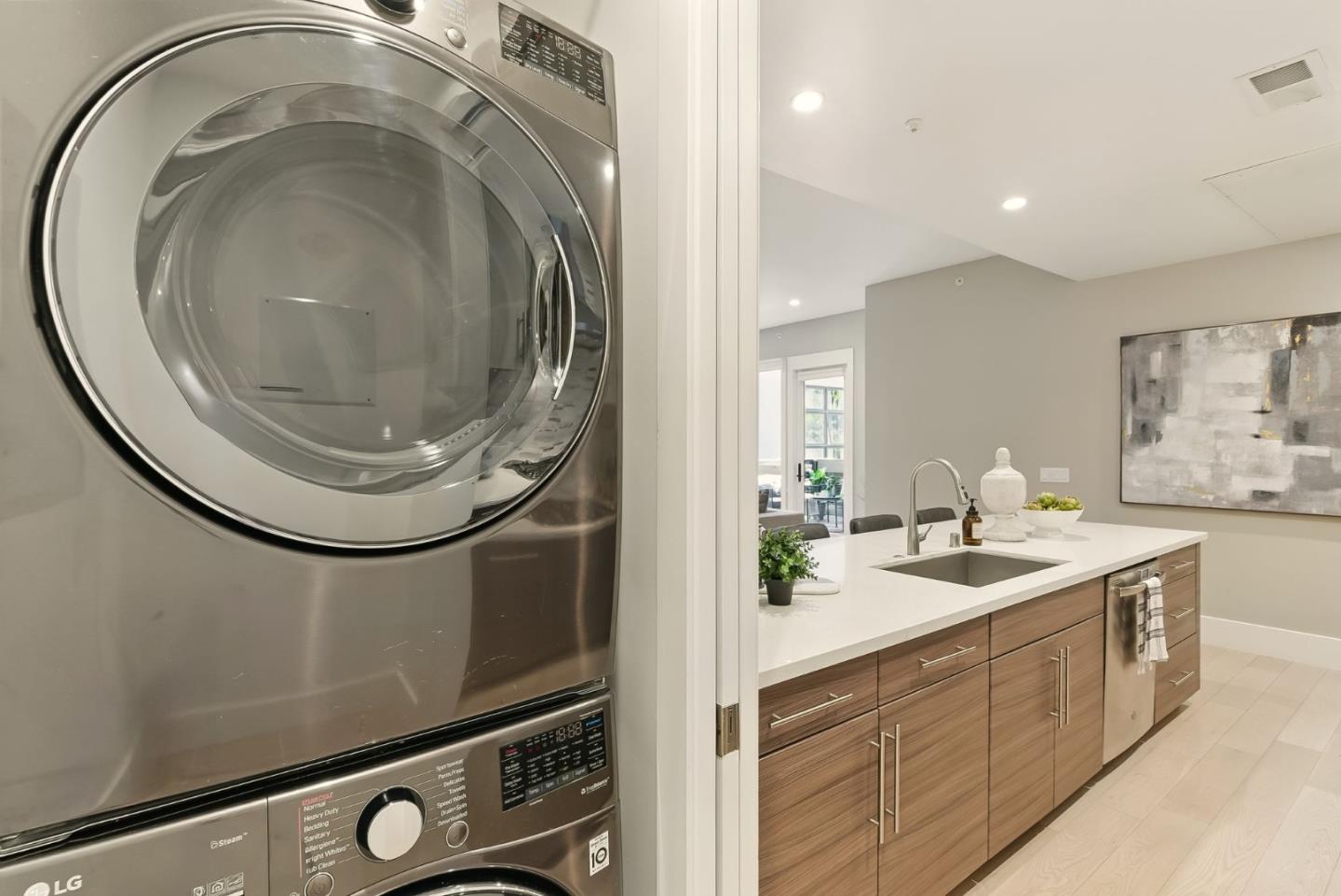 Detail Gallery Image 8 of 32 For 600 El Camino Real #312,  Belmont,  CA 94002 - 3 Beds | 2 Baths