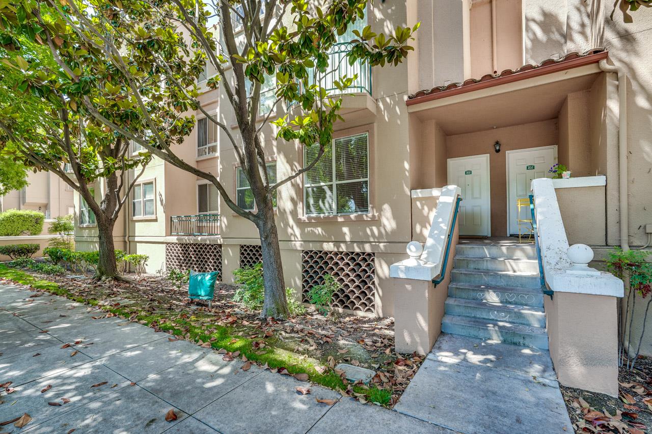 Detail Gallery Image 2 of 34 For 951 S 12th St #102,  San Jose,  CA 95112 - 2 Beds | 2 Baths