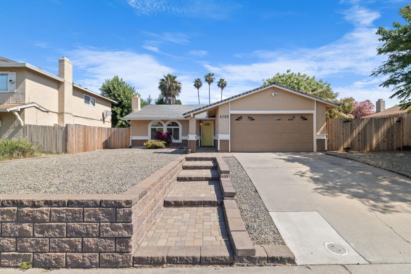Detail Gallery Image 2 of 52 For 4165 Ernestine Way, North Highlands,  CA 95660 - 3 Beds | 2 Baths
