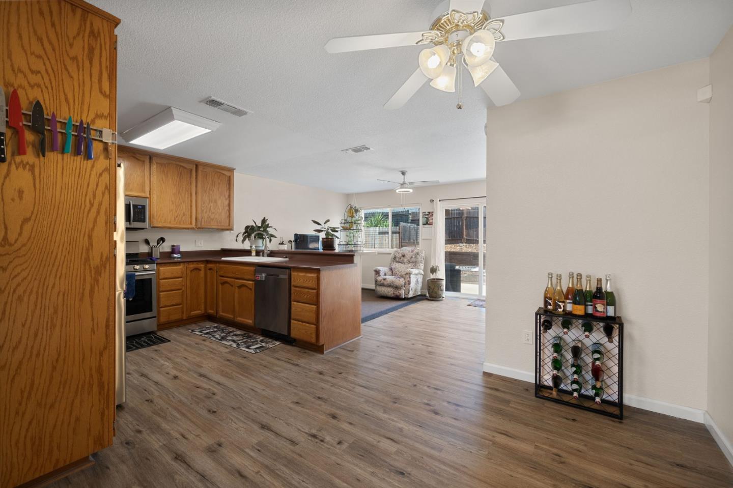 Detail Gallery Image 33 of 52 For 4165 Ernestine Way, North Highlands,  CA 95660 - 3 Beds | 2 Baths