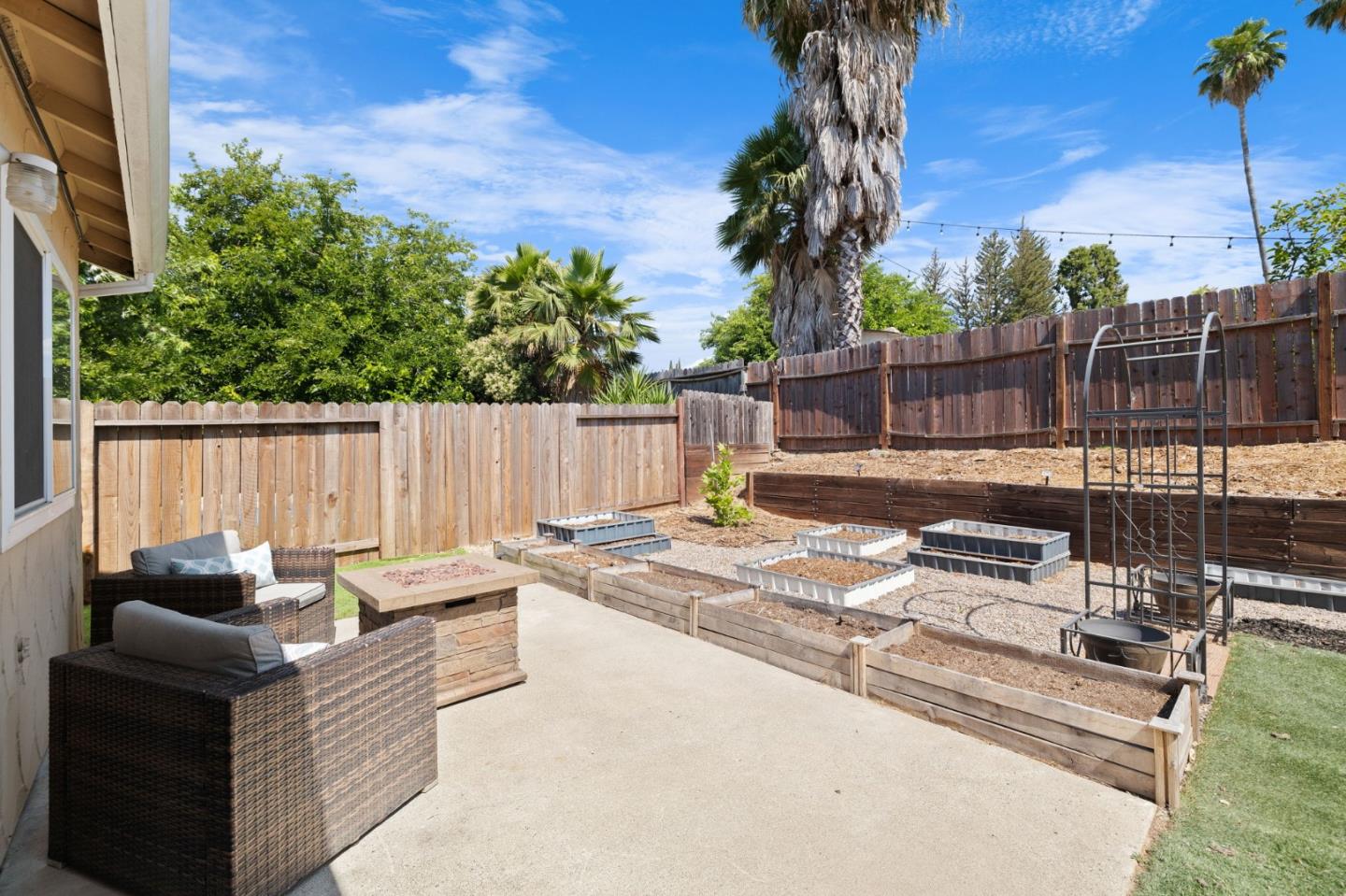 Detail Gallery Image 43 of 52 For 4165 Ernestine Way, North Highlands,  CA 95660 - 3 Beds | 2 Baths