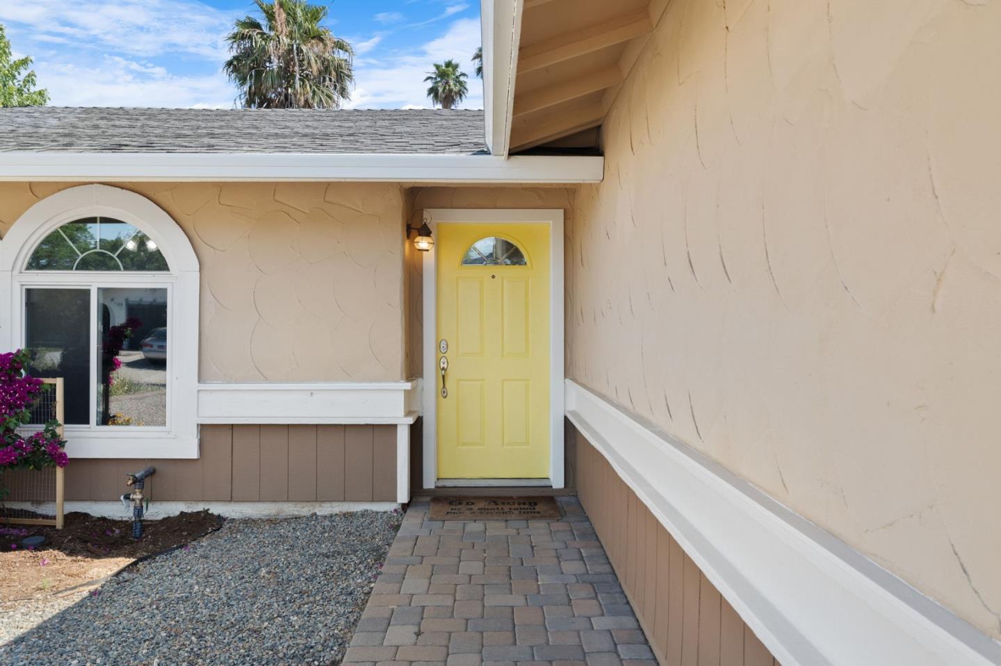 Detail Gallery Image 5 of 52 For 4165 Ernestine Way, North Highlands,  CA 95660 - 3 Beds | 2 Baths
