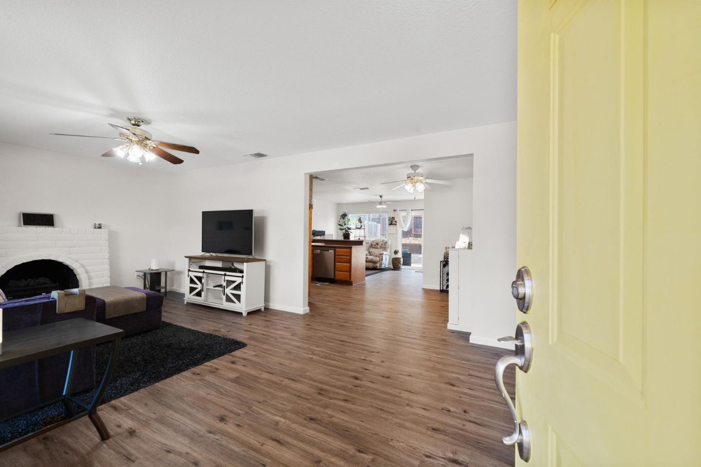 Detail Gallery Image 7 of 52 For 4165 Ernestine Way, North Highlands,  CA 95660 - 3 Beds | 2 Baths