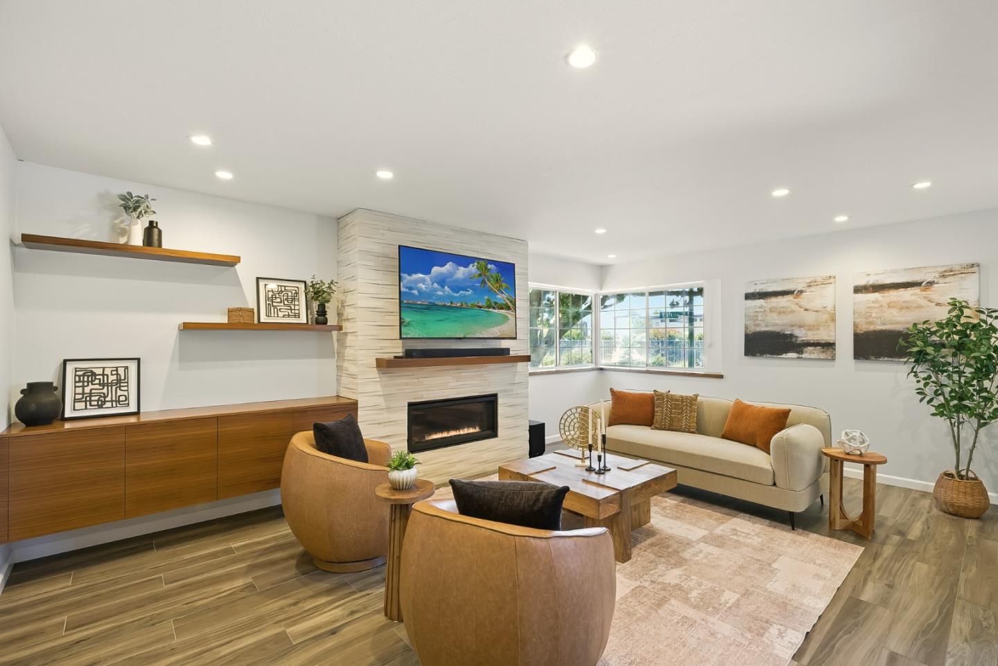 Detail Gallery Image 11 of 59 For 1350 N Central Ave, San Jose,  CA 95128 - 4 Beds | 3 Baths