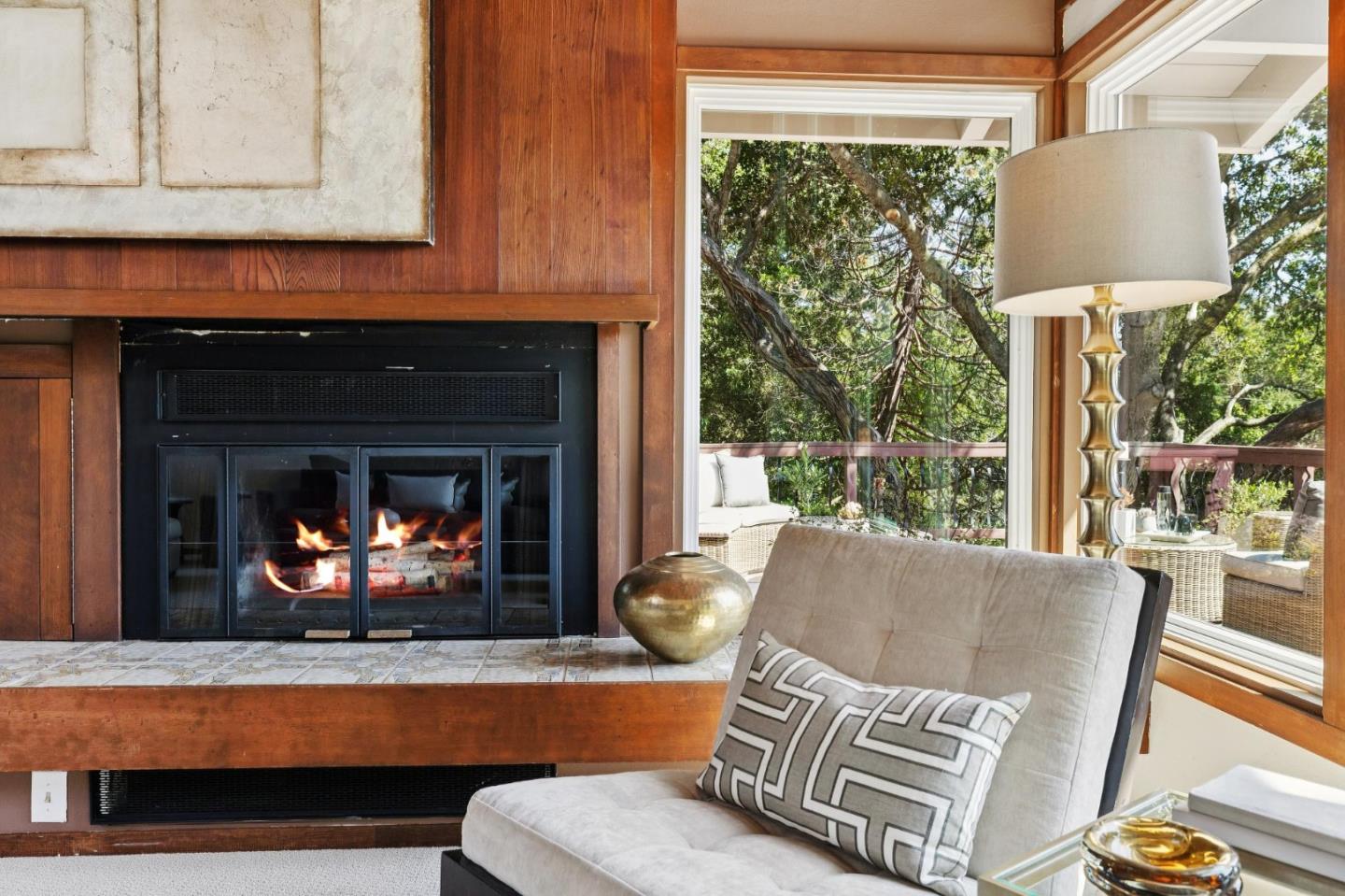 Detail Gallery Image 14 of 53 For 10605 Berkshire Dr, Los Altos Hills,  CA 94024 - 4 Beds | 3/1 Baths
