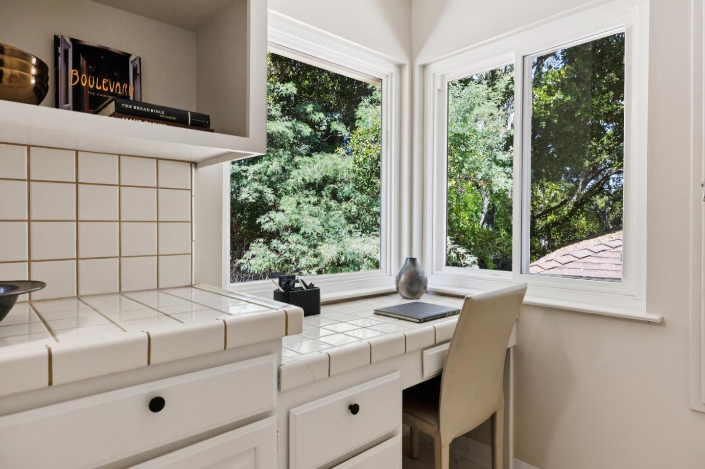 Detail Gallery Image 28 of 53 For 10605 Berkshire Dr, Los Altos Hills,  CA 94024 - 4 Beds | 3/1 Baths