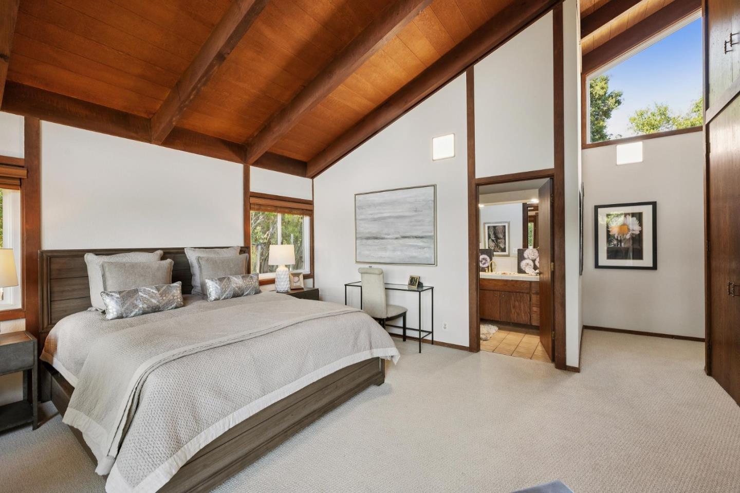 Detail Gallery Image 33 of 53 For 10605 Berkshire Dr, Los Altos Hills,  CA 94024 - 4 Beds | 3/1 Baths