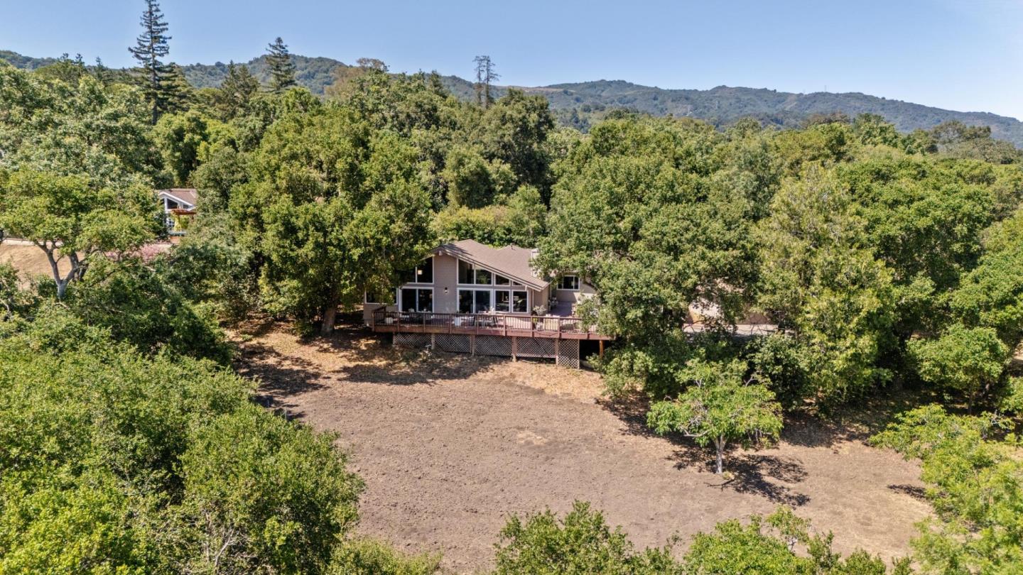 Detail Gallery Image 4 of 53 For 10605 Berkshire Dr, Los Altos Hills,  CA 94024 - 4 Beds | 3/1 Baths
