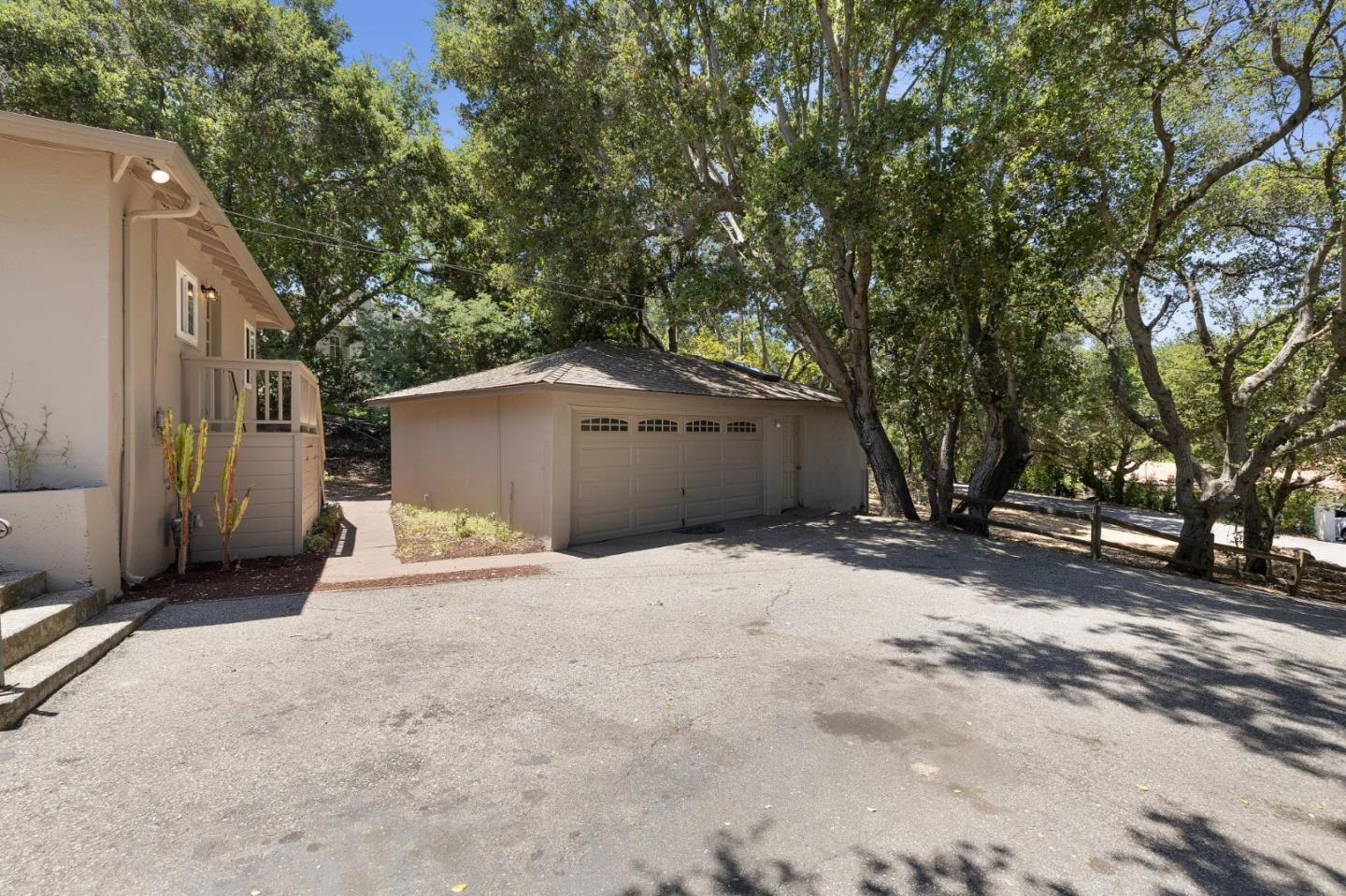 Detail Gallery Image 52 of 53 For 10605 Berkshire Dr, Los Altos Hills,  CA 94024 - 4 Beds | 3/1 Baths