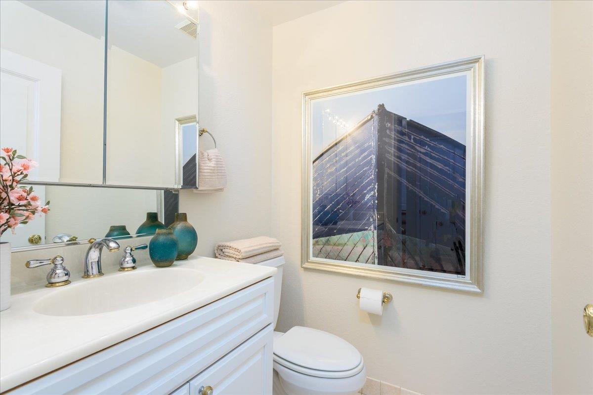 Detail Gallery Image 16 of 27 For 733 Arroyo Leon Dr, Half Moon Bay,  CA 94019 - 4 Beds | 2/1 Baths