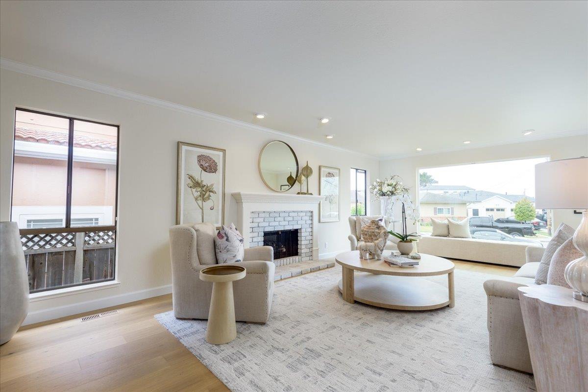 Detail Gallery Image 4 of 27 For 733 Arroyo Leon Dr, Half Moon Bay,  CA 94019 - 4 Beds | 2/1 Baths