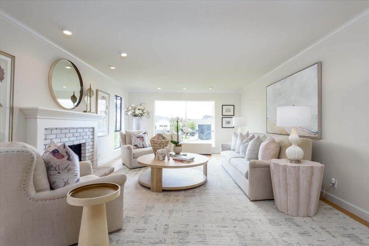 Detail Gallery Image 5 of 27 For 733 Arroyo Leon Dr, Half Moon Bay,  CA 94019 - 4 Beds | 2/1 Baths