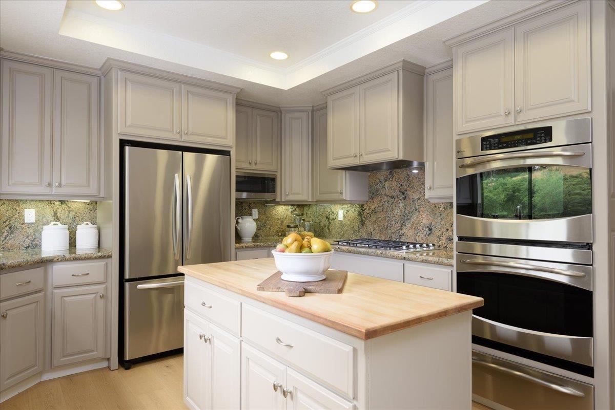 Detail Gallery Image 9 of 27 For 733 Arroyo Leon Dr, Half Moon Bay,  CA 94019 - 4 Beds | 2/1 Baths