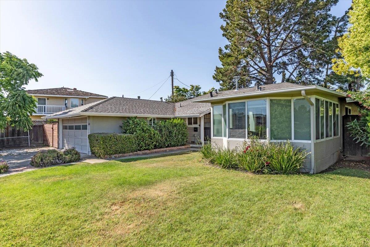 Detail Gallery Image 4 of 28 For 2725 Newhall St, Santa Clara,  CA 95050 - 3 Beds | 2 Baths