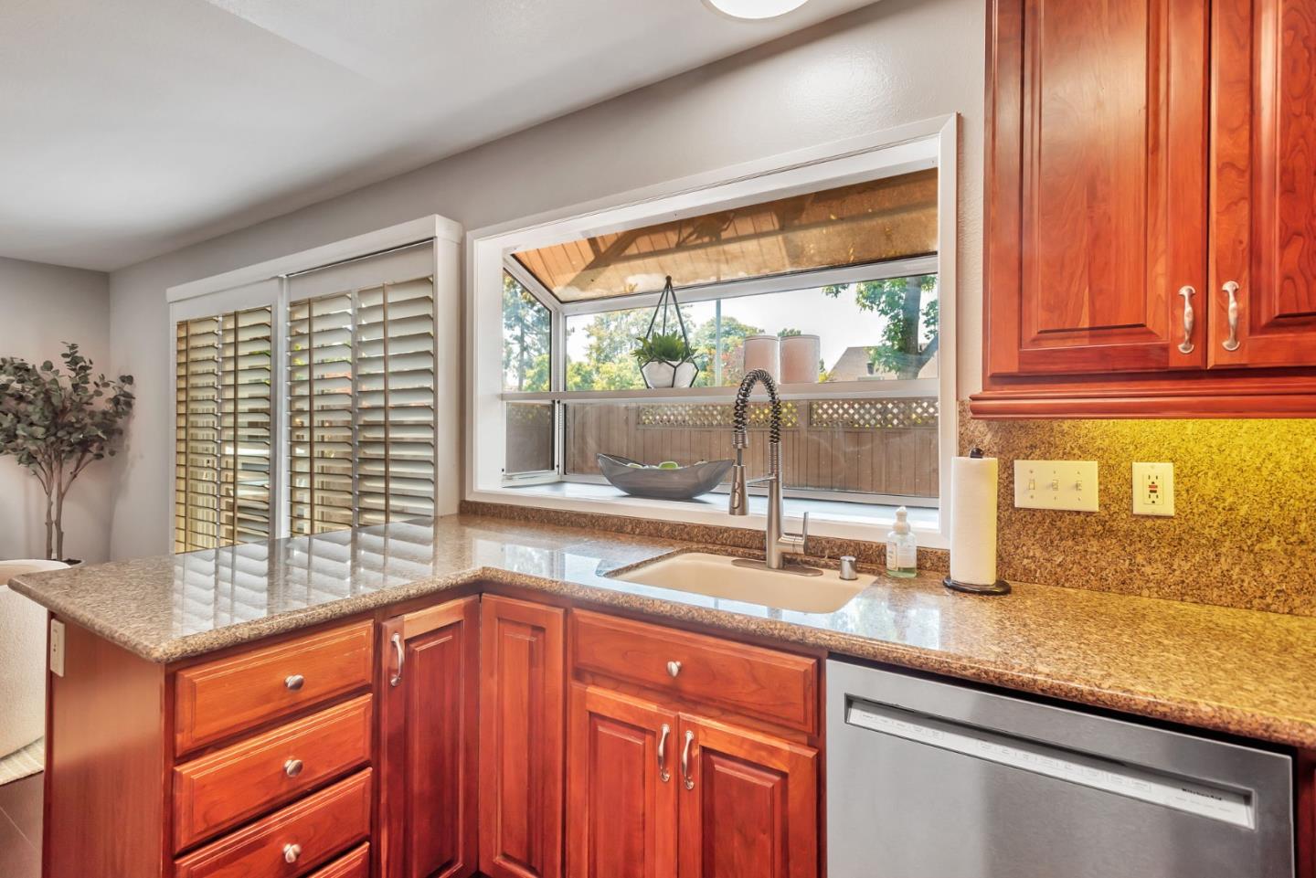 Detail Gallery Image 13 of 45 For 856 Erickson Ln, Foster City,  CA 94404 - 4 Beds | 2/1 Baths