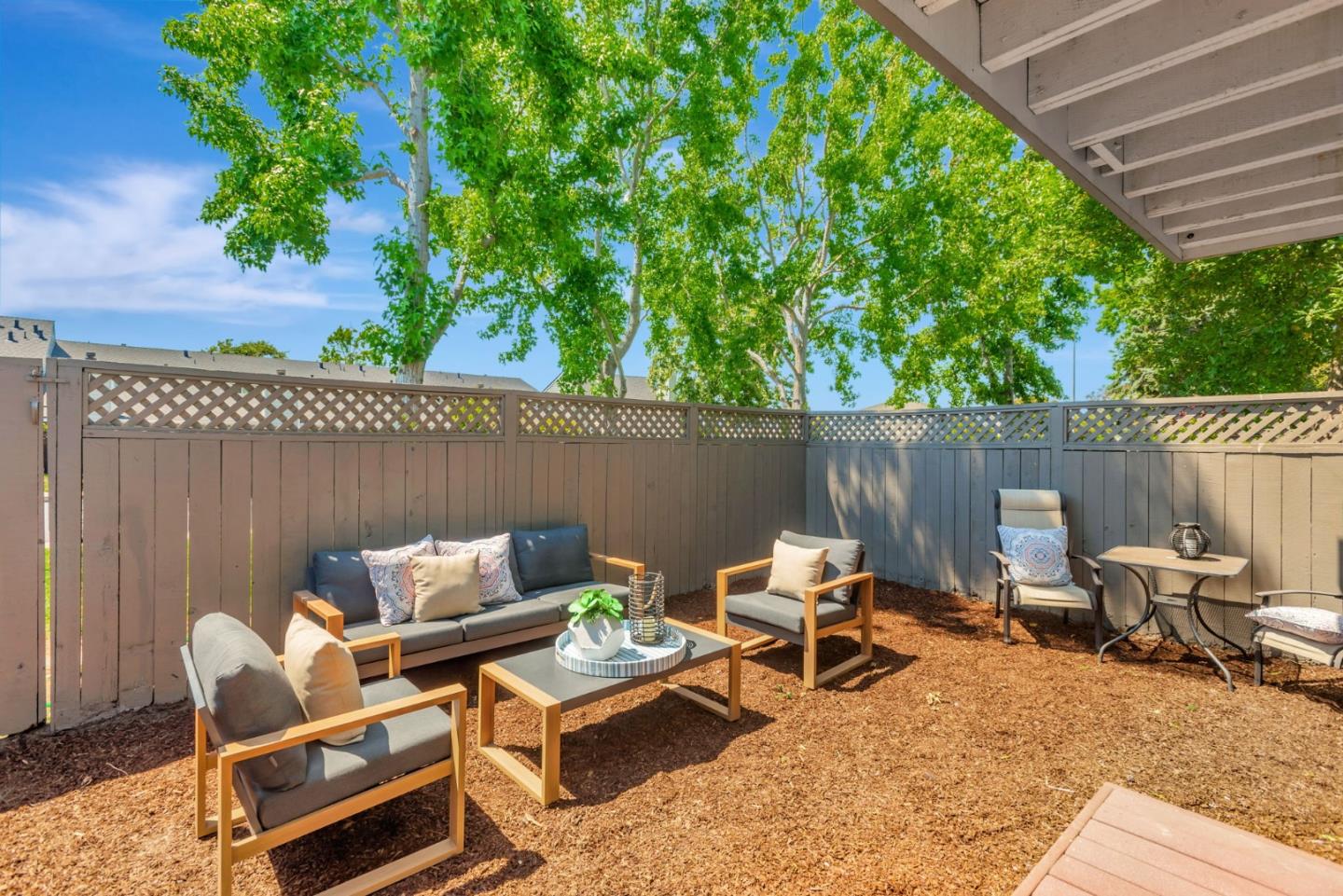 Detail Gallery Image 35 of 45 For 856 Erickson Ln, Foster City,  CA 94404 - 4 Beds | 2/1 Baths