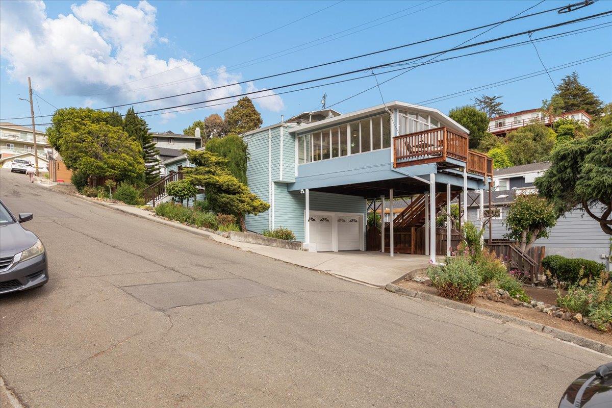 Detail Gallery Image 21 of 52 For 2204 170th Ave, Castro Valley,  CA 94546 - 4 Beds | 3 Baths