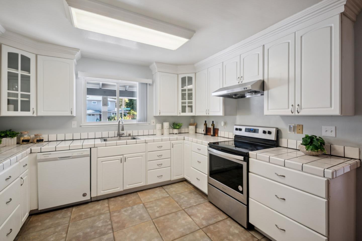 Detail Gallery Image 10 of 32 For 6624 Catamaran St, San Jose,  CA 95119 - 4 Beds | 2 Baths