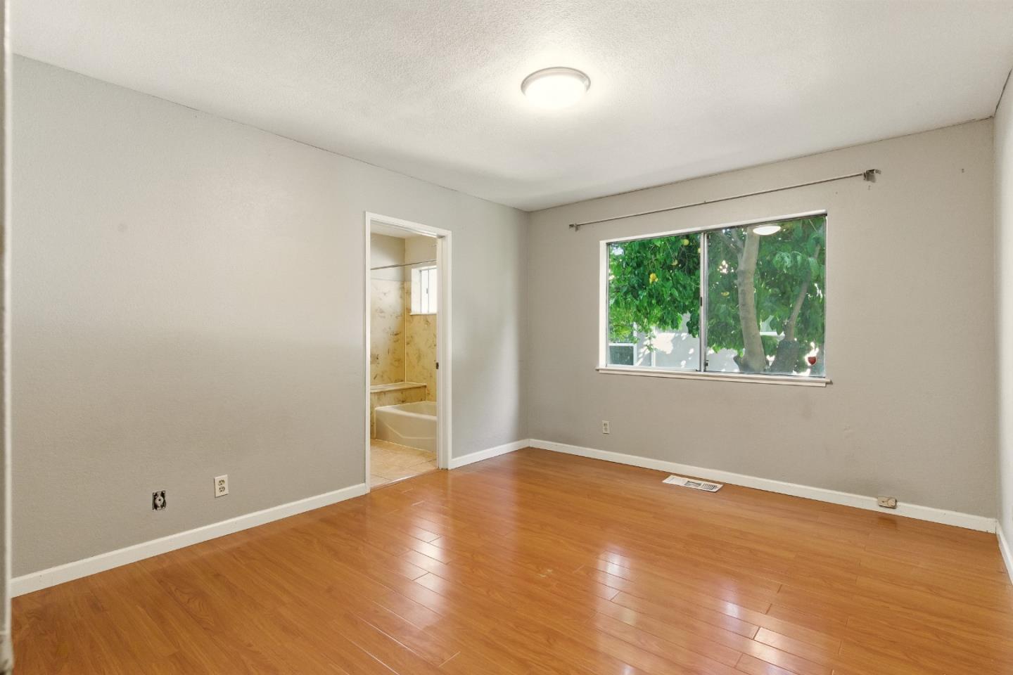 Detail Gallery Image 12 of 34 For 295 S 19th St, San Jose,  CA 95116 - 3 Beds | 1 Baths
