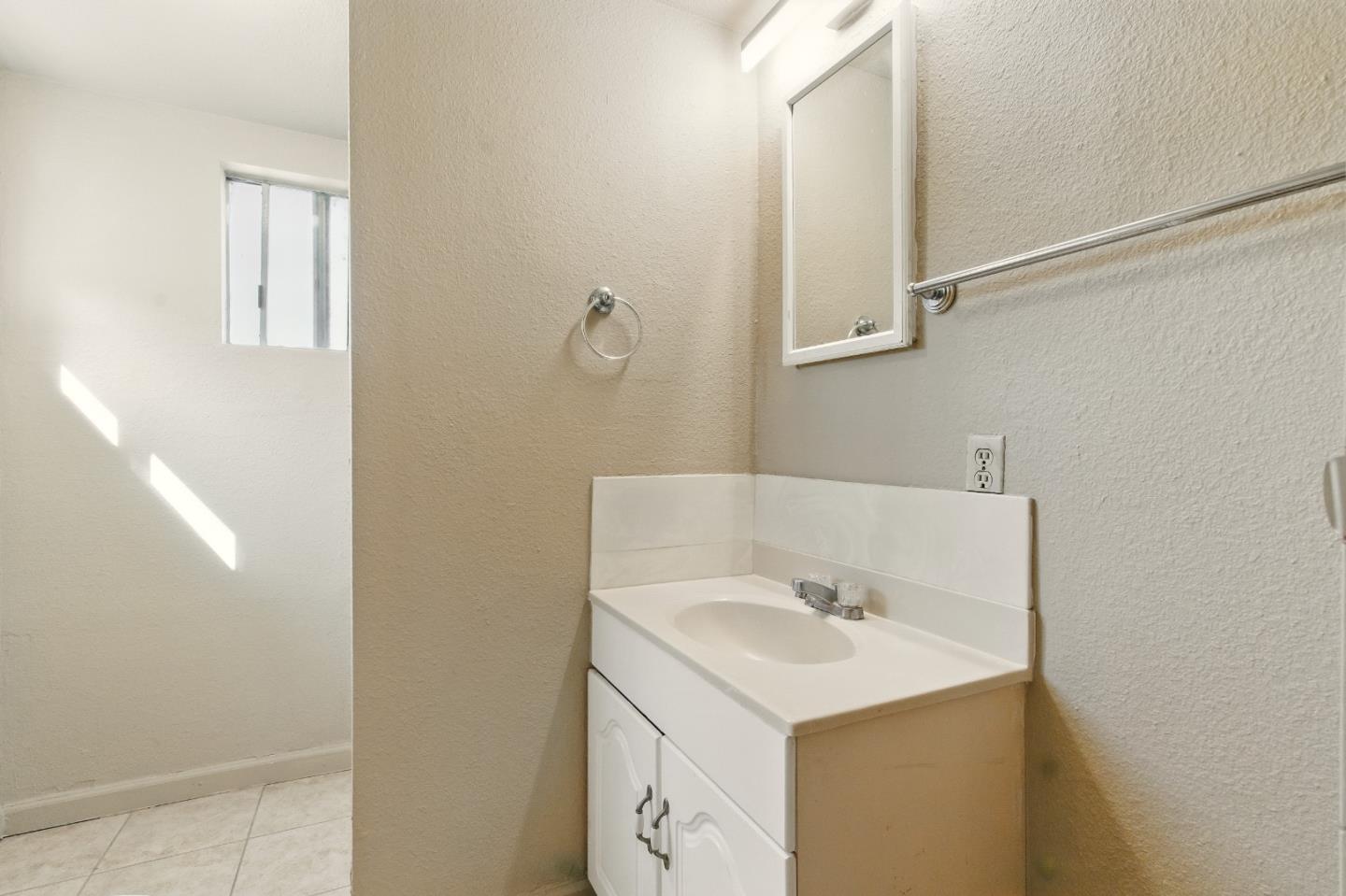 Detail Gallery Image 24 of 34 For 295 S 19th St, San Jose,  CA 95116 - 3 Beds | 1 Baths