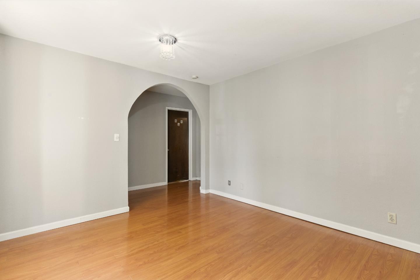 Detail Gallery Image 8 of 34 For 295 S 19th St, San Jose,  CA 95116 - 3 Beds | 1 Baths