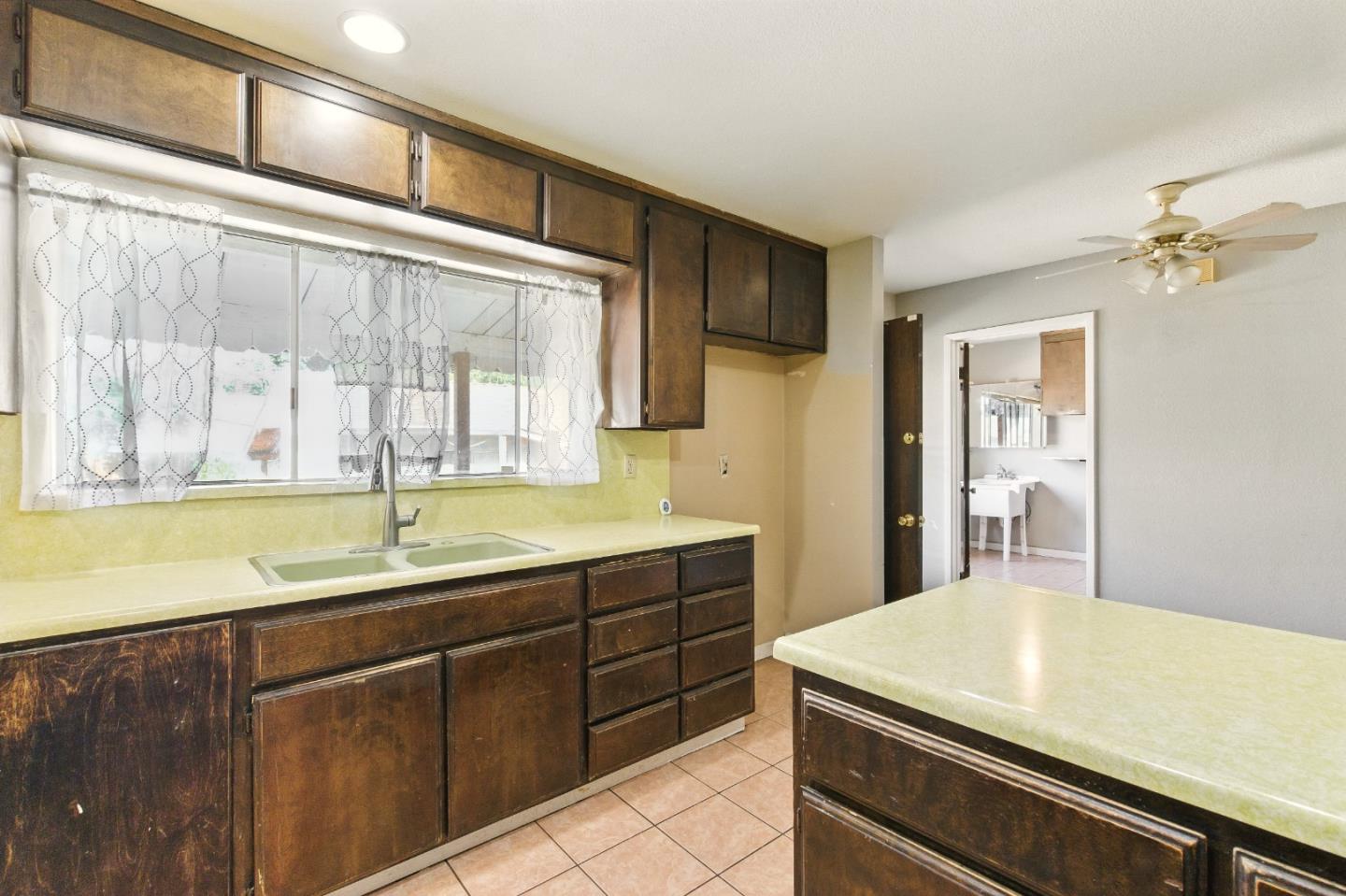 Detail Gallery Image 9 of 34 For 295 S 19th St, San Jose,  CA 95116 - 3 Beds | 1 Baths