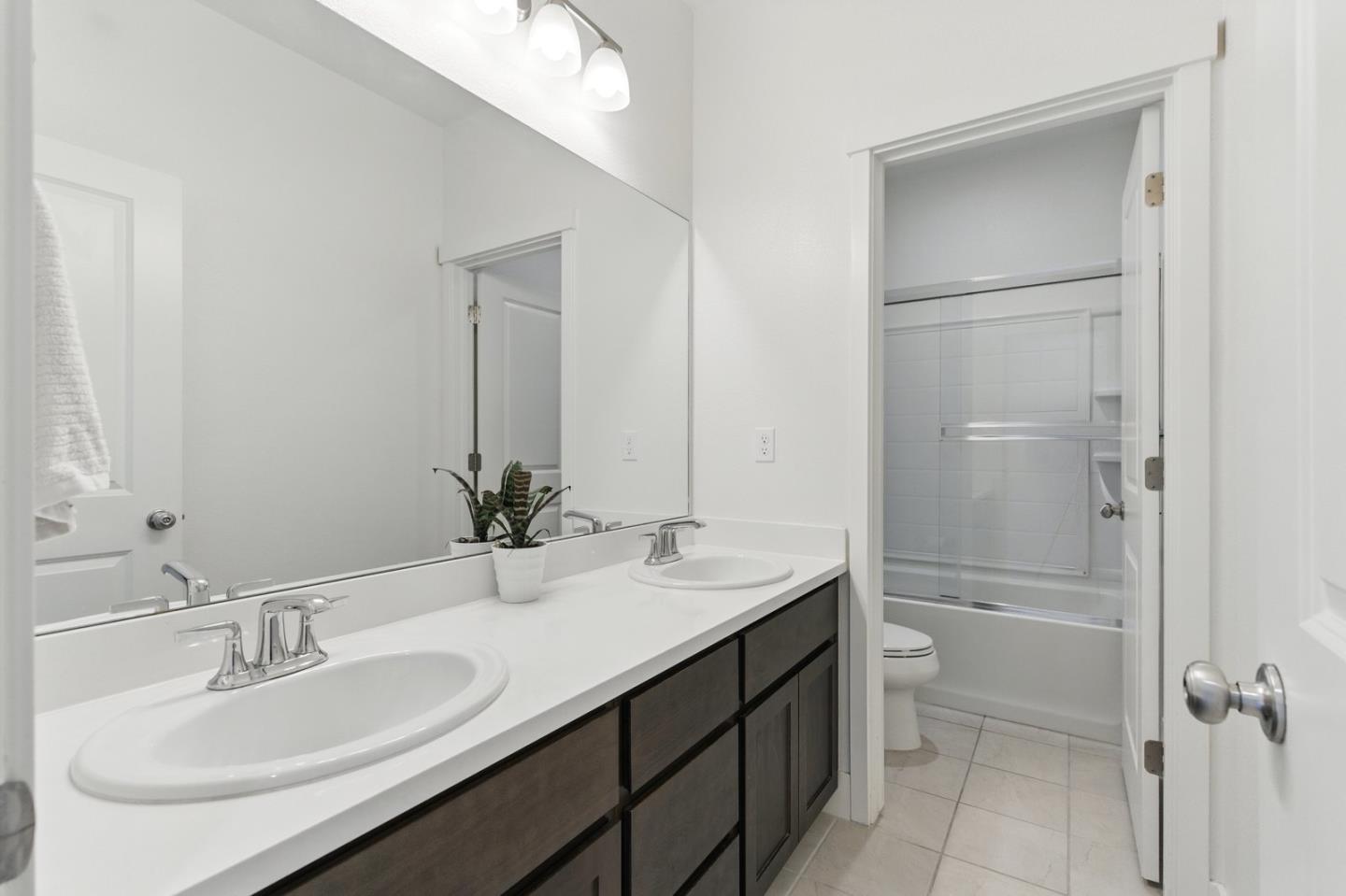 Detail Gallery Image 12 of 25 For 1659 Dolomite Dr, Los Banos,  CA 93635 - 4 Beds | 2 Baths