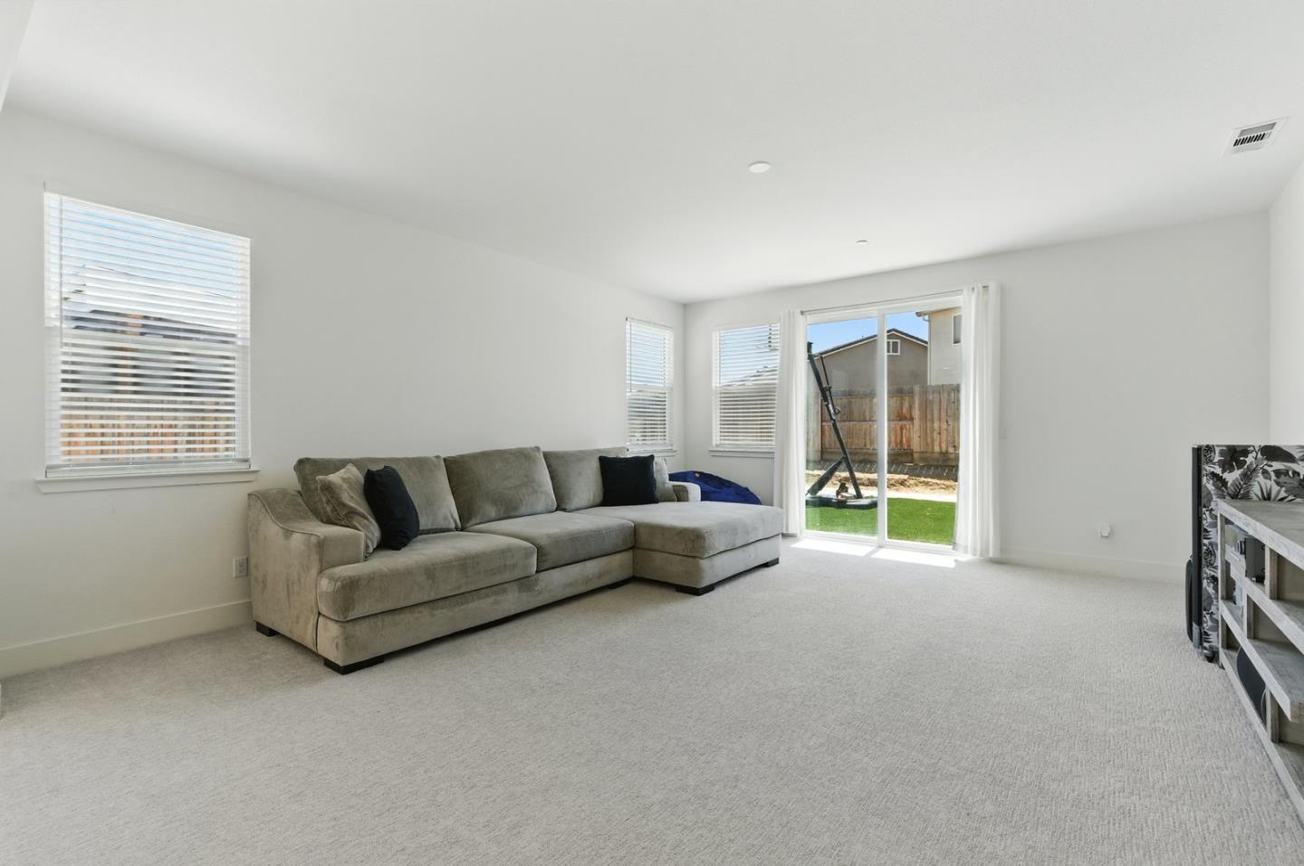 Detail Gallery Image 6 of 25 For 1659 Dolomite Dr, Los Banos,  CA 93635 - 4 Beds | 2 Baths
