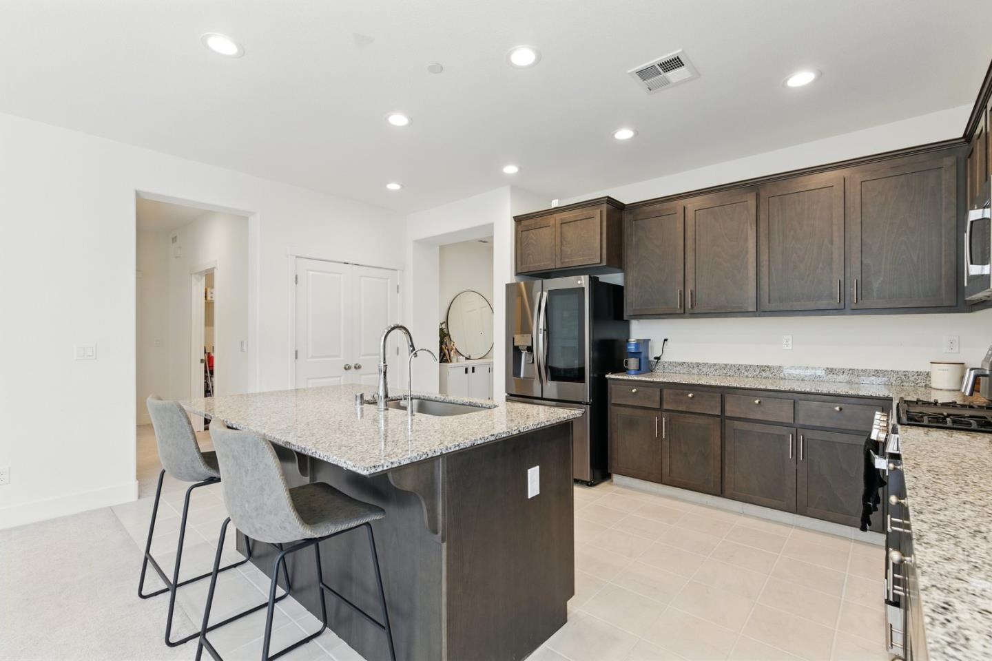 Detail Gallery Image 9 of 25 For 1659 Dolomite Dr, Los Banos,  CA 93635 - 4 Beds | 2 Baths