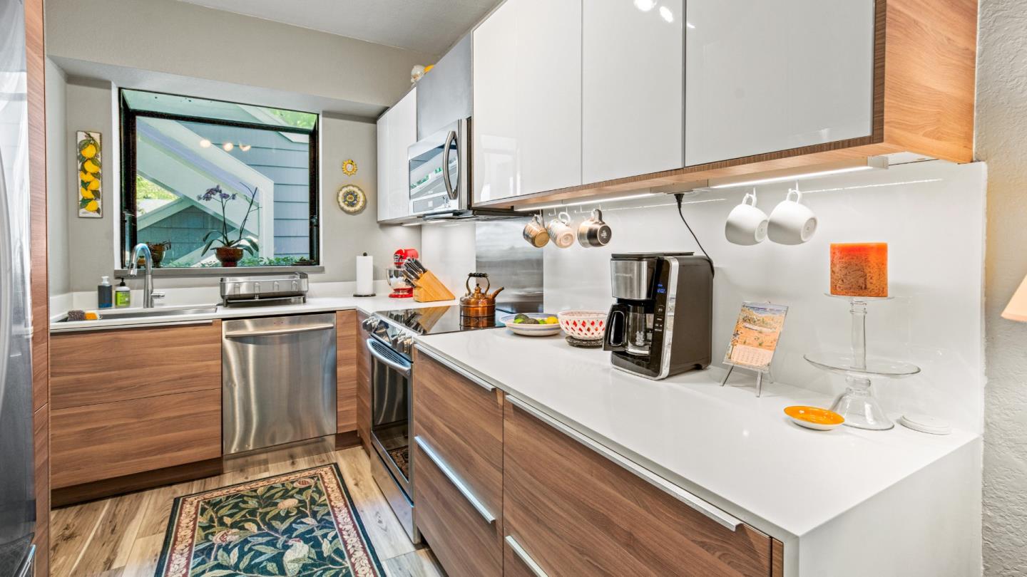 Detail Gallery Image 3 of 34 For 2600 Oak Rd #190,  Walnut Creek,  CA 94597 - 2 Beds | 2 Baths
