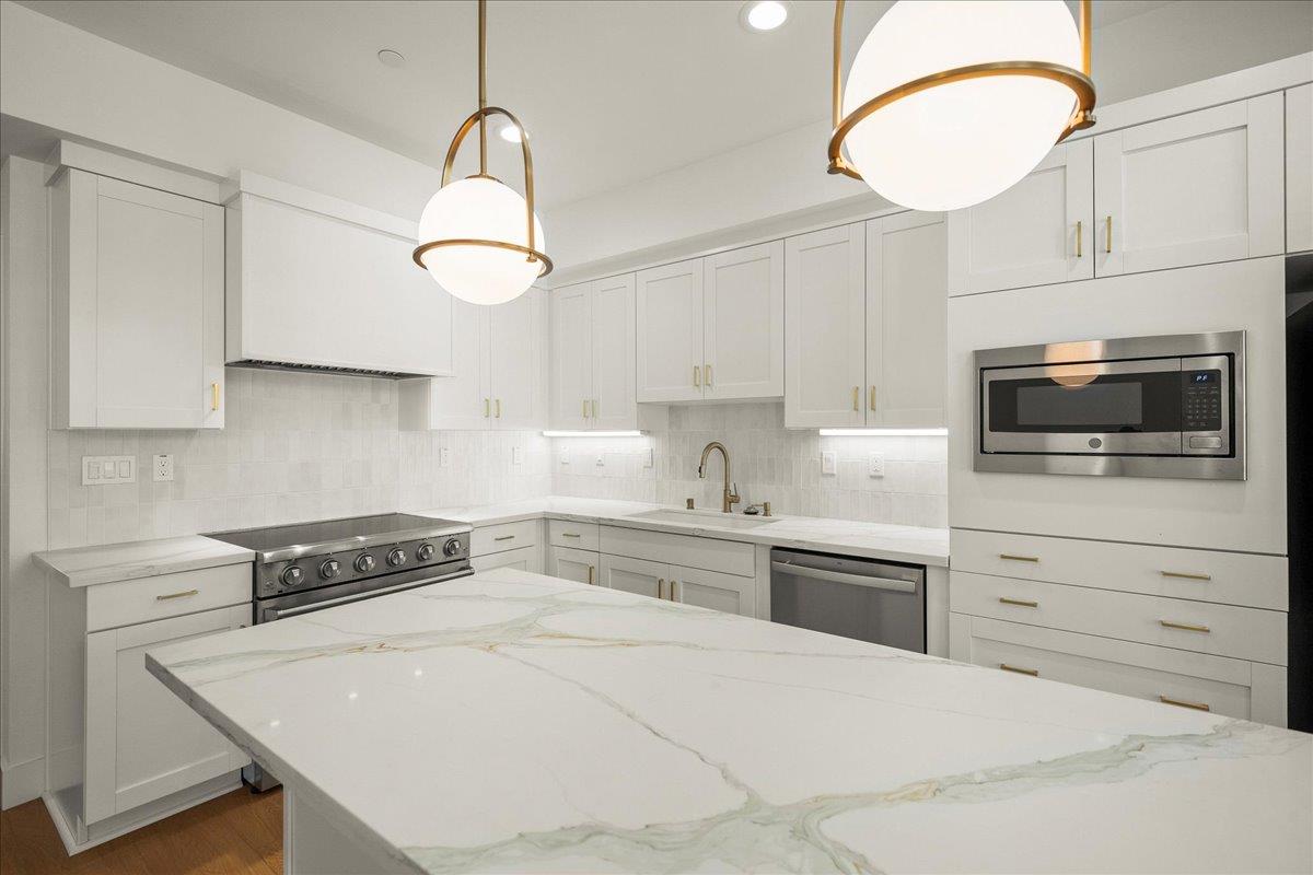 Detail Gallery Image 11 of 25 For 224 Carroll St #8,  Sunnyvale,  CA 94086 - 3 Beds | 2/1 Baths