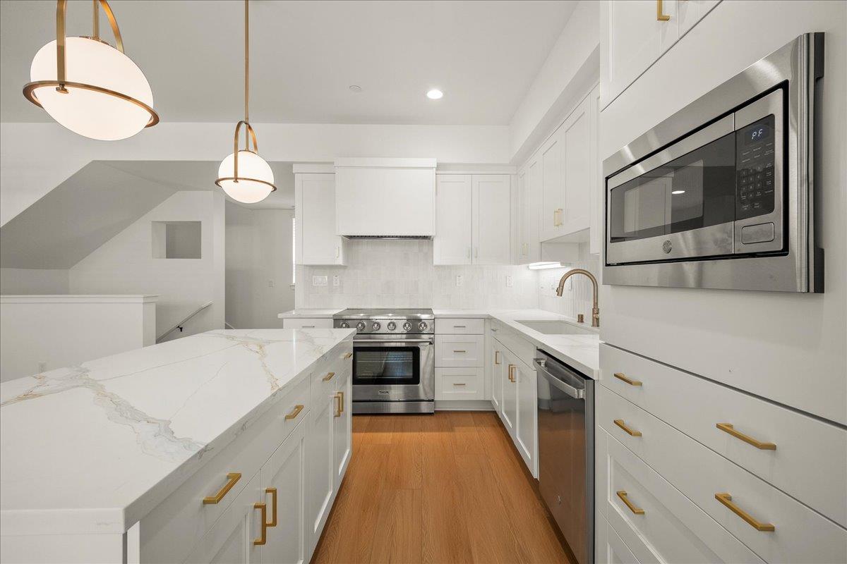 Detail Gallery Image 12 of 25 For 224 Carroll St #8,  Sunnyvale,  CA 94086 - 3 Beds | 2/1 Baths