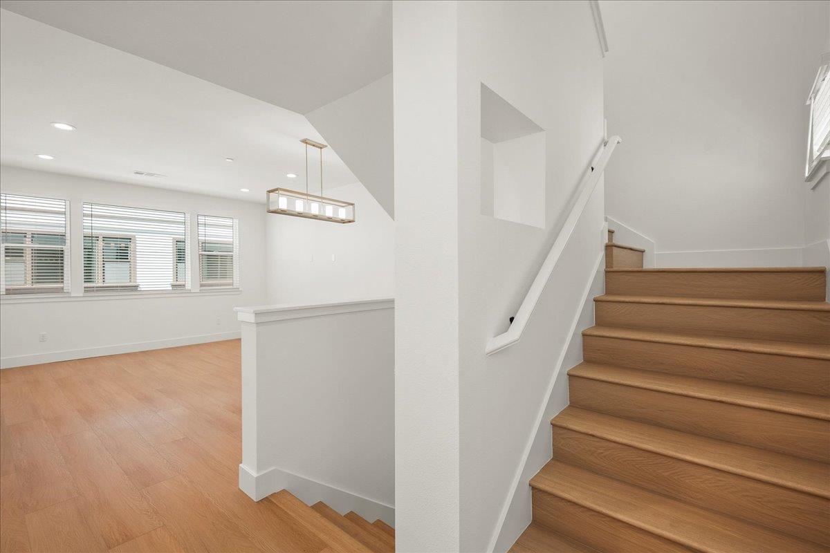 Detail Gallery Image 16 of 25 For 224 Carroll St #8,  Sunnyvale,  CA 94086 - 3 Beds | 2/1 Baths