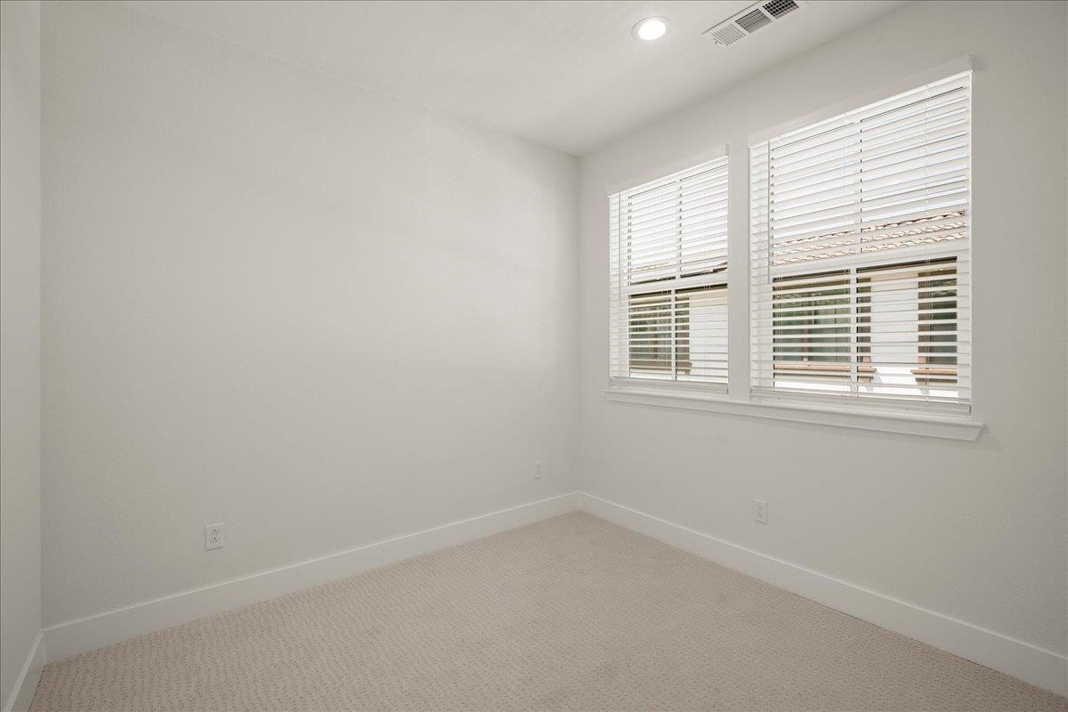 Detail Gallery Image 21 of 25 For 224 Carroll St #8,  Sunnyvale,  CA 94086 - 3 Beds | 2/1 Baths