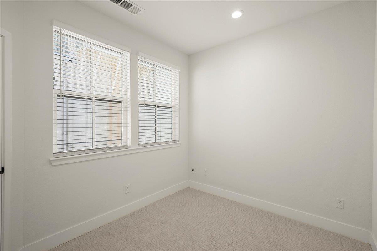 Detail Gallery Image 22 of 25 For 224 Carroll St #8,  Sunnyvale,  CA 94086 - 3 Beds | 2/1 Baths