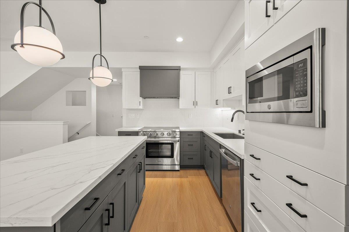 Detail Gallery Image 11 of 30 For 224 Carroll St #2,  Sunnyvale,  CA 94086 - 3 Beds | 2/1 Baths