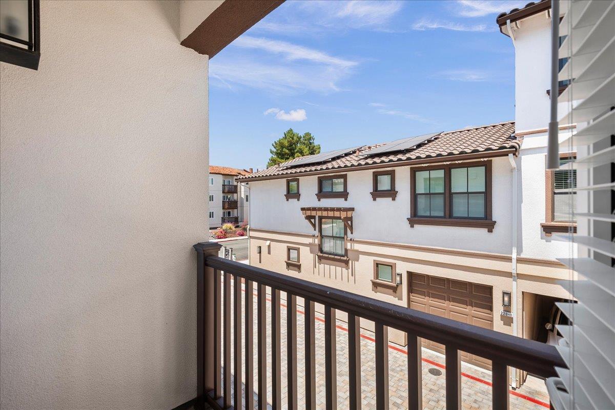 Detail Gallery Image 13 of 30 For 224 Carroll St #2,  Sunnyvale,  CA 94086 - 3 Beds | 2/1 Baths