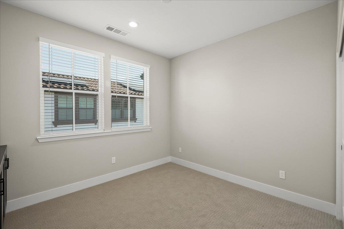Detail Gallery Image 16 of 30 For 224 Carroll St #2,  Sunnyvale,  CA 94086 - 3 Beds | 2/1 Baths
